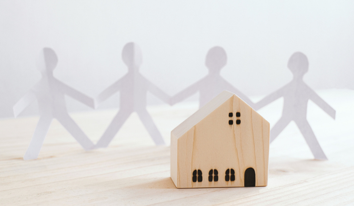 सहकारी गृहनिर्माण संस्थांनी मानीव अभिहस्तांतरण करून घ्यावे...