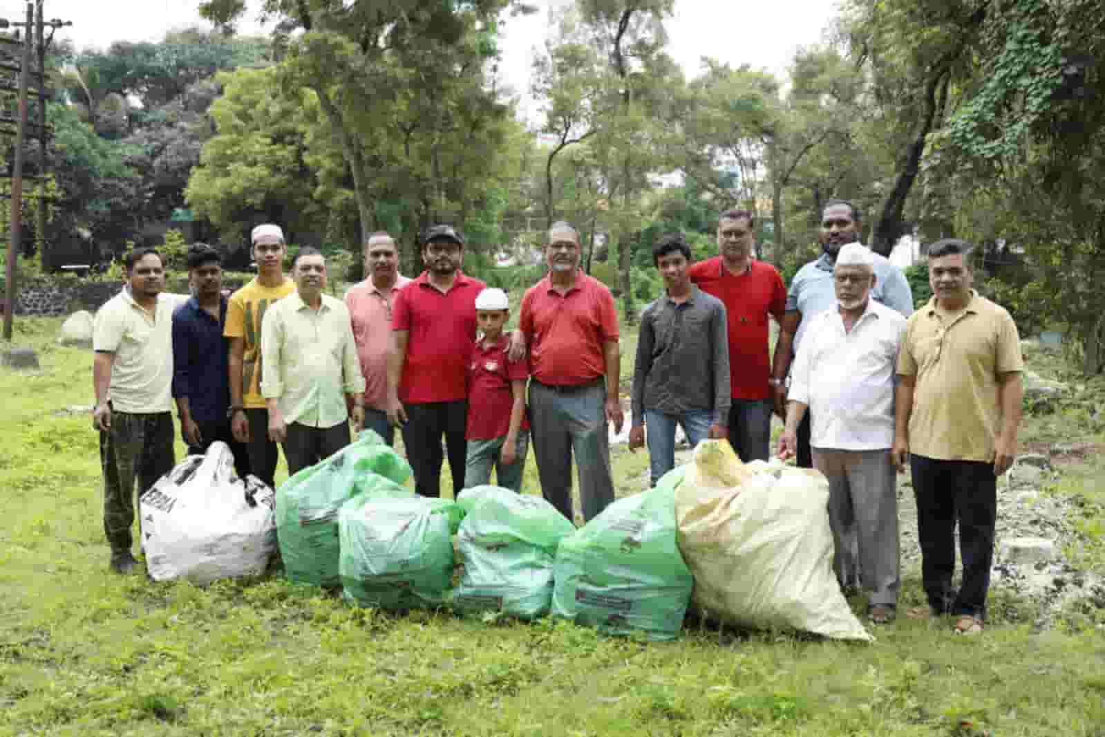 चिंचवडगावात श्रमदानाच्या माध्यमातून राबविले स्वच्छता अभियान...