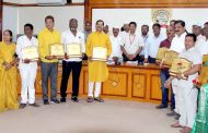 पिंपरी चिंचवड महानगरपालिकेच्या सेवानिवृत्त होणा-या २१ कर्मचा-यांचा सत्कार...