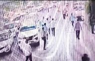 माजी नगरसेविकेच्या पतीकडून पालिकेच्या आवारातच बिल्डरला धक्काबुक्की...