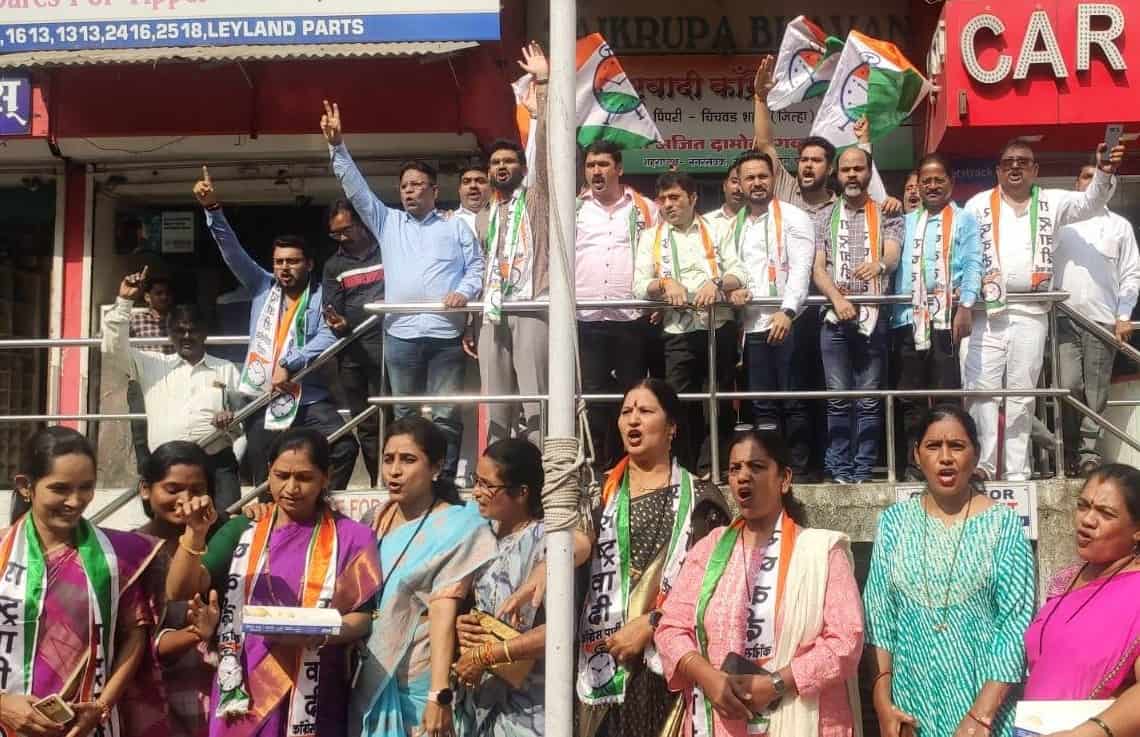 पुण्याचे पालकमंत्रीपद अजितदादांकडे; पिंपरीत कार्यकर्त्यांचा जल्लोष..