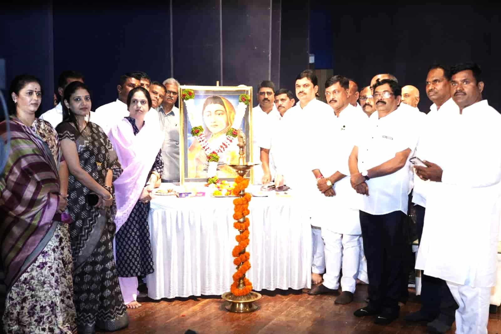 धनगर आरक्षणाबाबत सरकार सकारात्मक - प्रा. राम शिंदे...