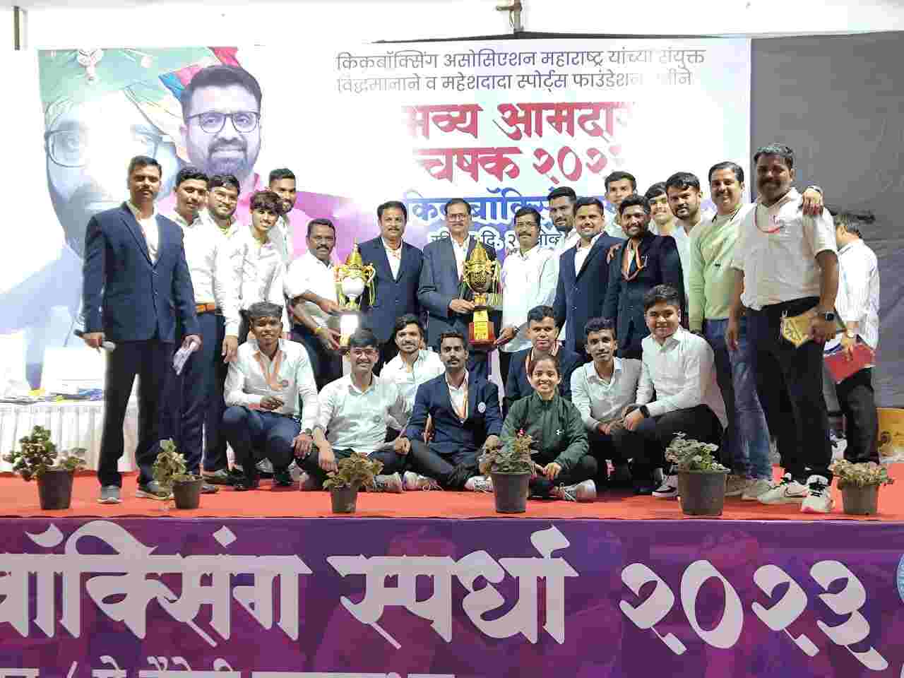 अल्टिमेट, रुद्रा मार्शल, नि:युद्ध कराटेच्या खेळाडुची बाजी..