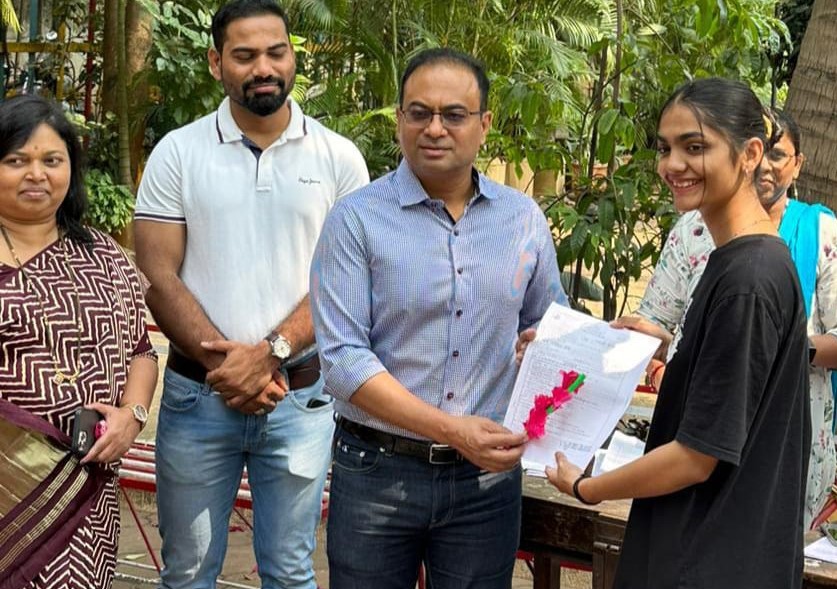 मतदार नोंदणीकरिता आयोजित विशेष शिबिरांना नागरिकांचा प्रतिसाद; जिल्हाधिकाऱ्यांचीही भेट...