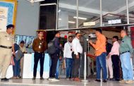 त्या पालिका कर्मचाऱ्यांना गणवेश व ओळखपत्राचं वावडं?..