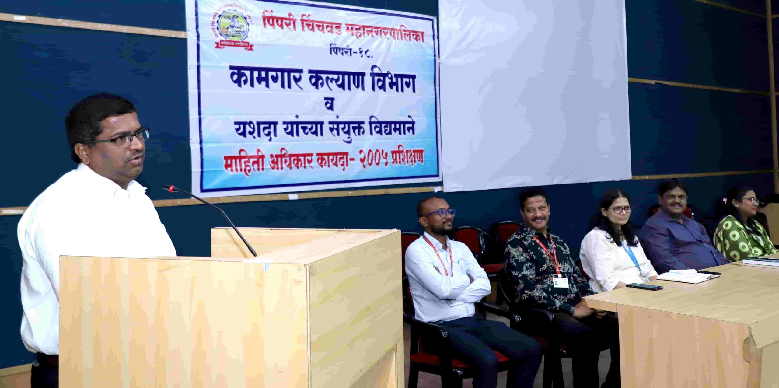 माहितीच्या अधिकारात मागवलेली माहिती देणे बंधनकारक - दादा बुले...