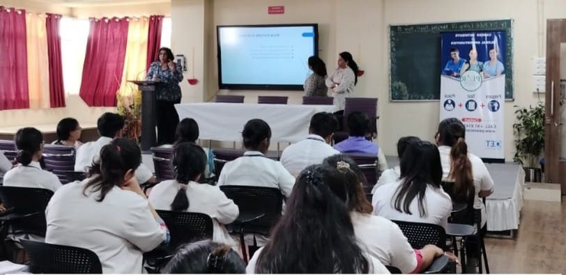 परदेशात आरोग्य क्षेत्रात करिअरसाठी इंग्रजी भाषेवरील प्रावीण्य महत्वाचे...
