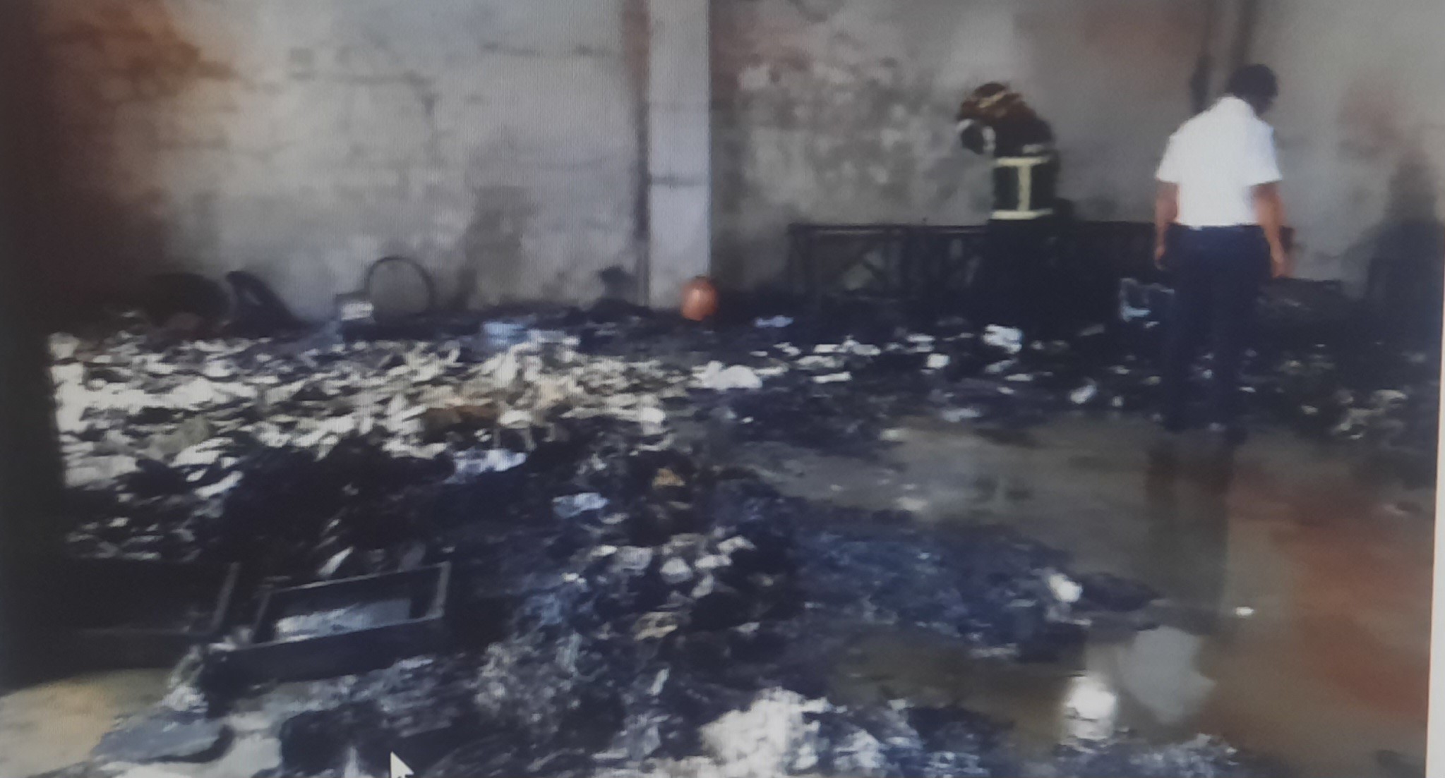 तळवडेत कंपनीला भीषण आग; कामगारांचा होरपळून मृत्यू...