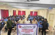 'एक दिवस शाळेसाठी' उपक्रमांतर्गत मुलांमध्ये पोलिसांकडून जनजागृती...