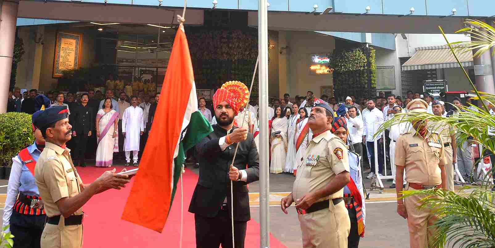 पिंपरी चिंचवड महापालिकेत ध्वजारोहण समारंभ संपन्न...