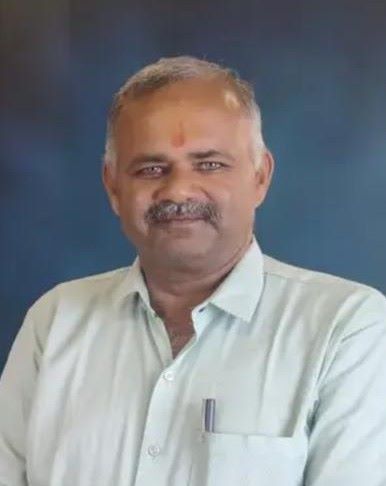 पत्रकार विवेक इनामदार यांना 