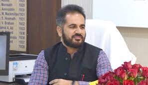महापालिका आयुक्त शेखर सिंह यांच्या कारकिर्दीला वादग्रस्तेची किनार..