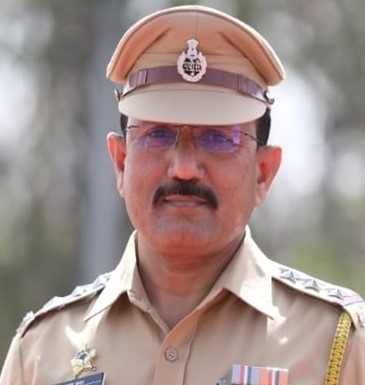 वरिष्ठ पोलीस निरीक्षक वसंत बाबर यांना राष्ट्रपती पदक जाहीर...