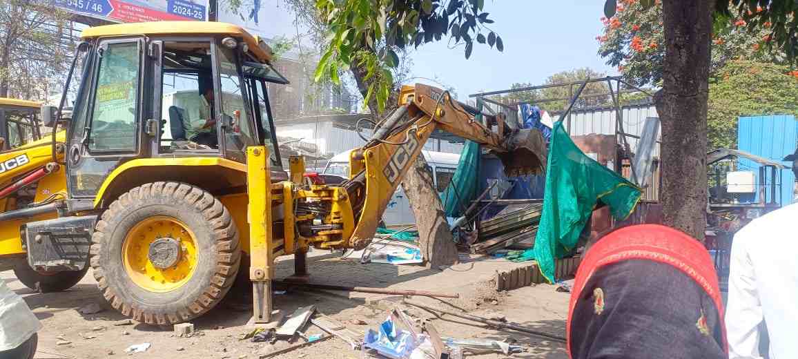 अनधिकृत पत्राशेड तसेच बांधकामांवर पालिकेची आठ दिवसीय कारवाई...