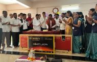 सुदुंबरेतील जि. प. प्राथमिक शाळेस तीन स्मार्ट एलईडी टीव्ही संच भेट...