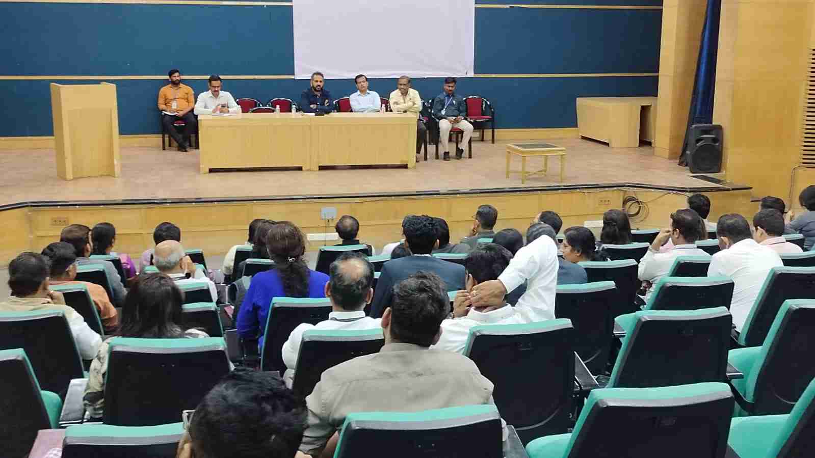 कुशल मनुष्यबळ आणि रोजगाराच्या समन्वयासाठी महापालिका प्रयत्नशील - आयुक्त शेखर सिंह...