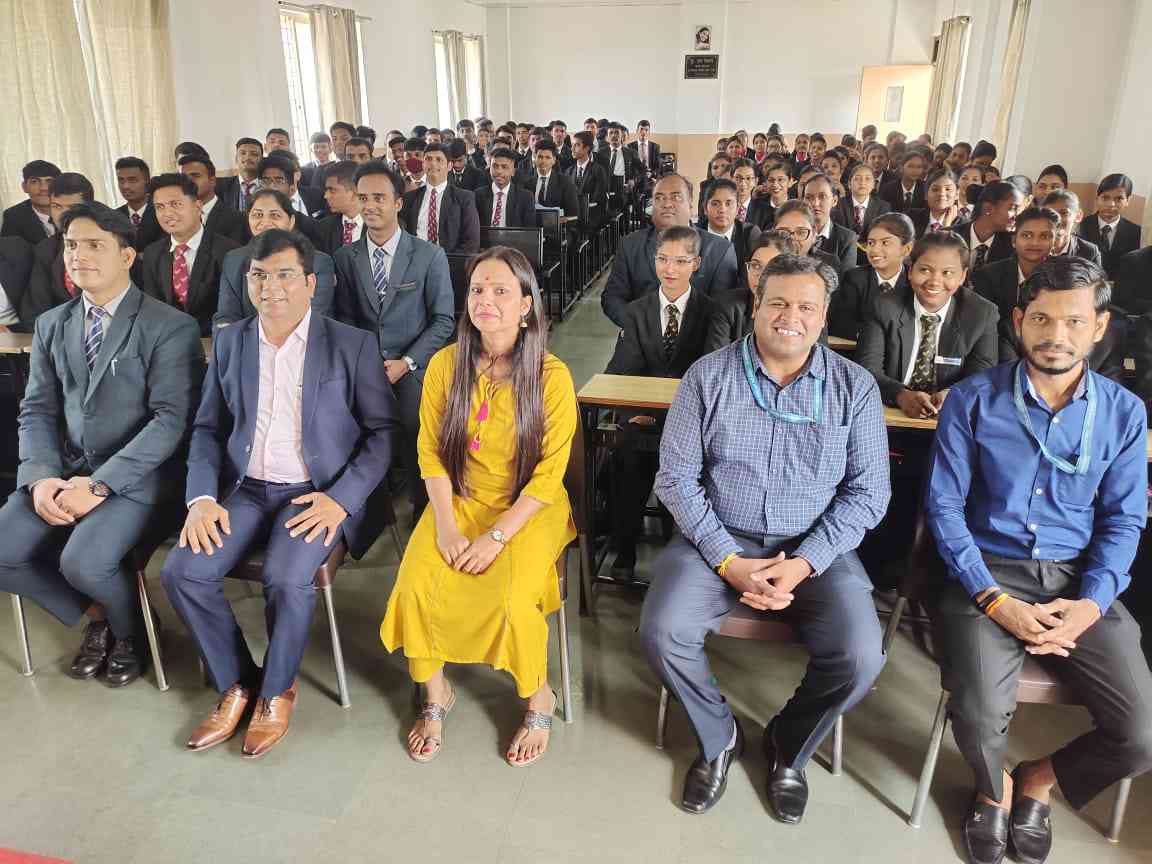 आयआयबीएम कॉलेज आणि स्मार्ट सिटीच्या वतीने तणाव व्यवस्थापन कार्यशाळा संपन्न...