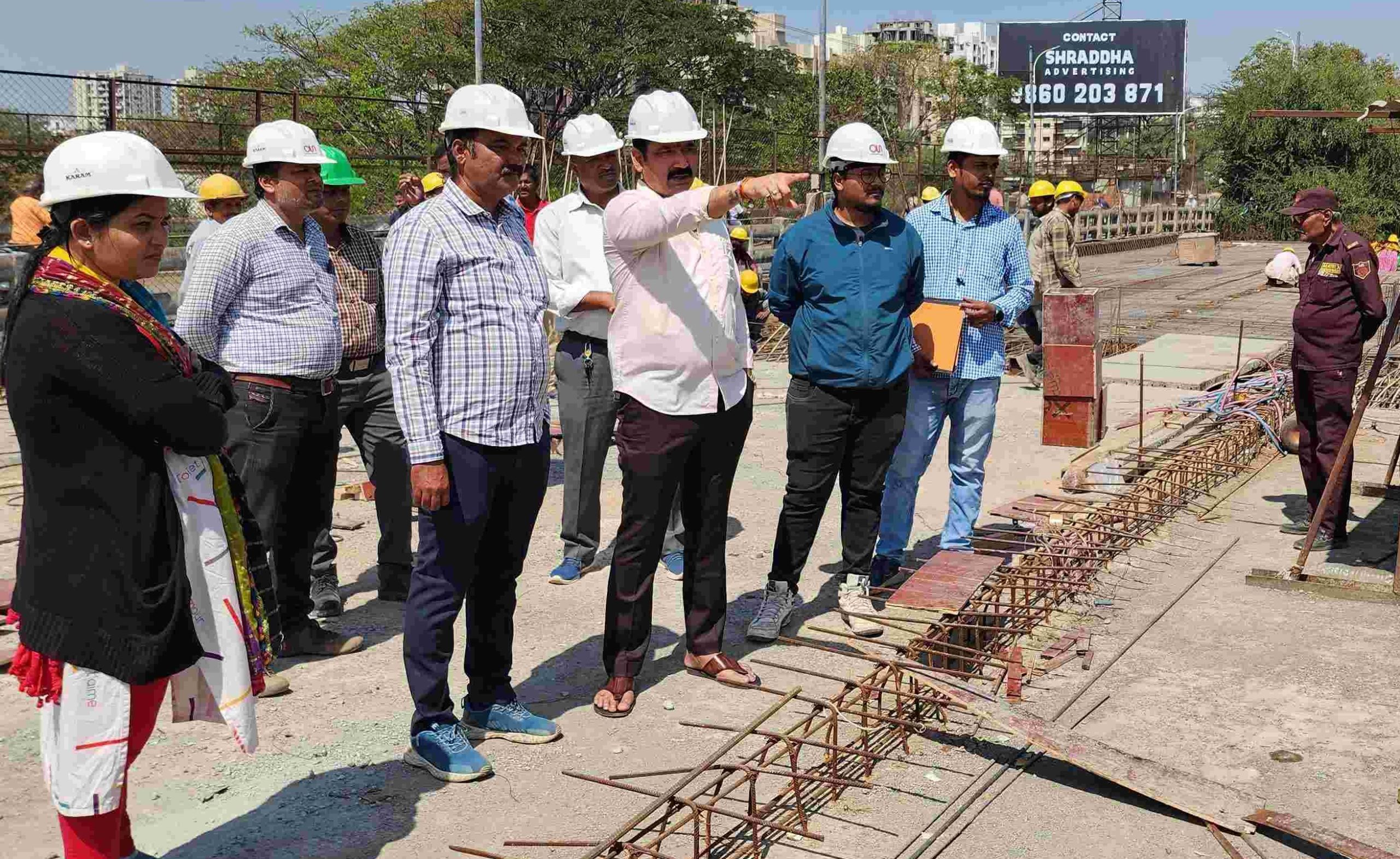 पिंपरी ते पिंपळे सौदागरकडे जाणाऱ्या पुलाचे काम प्रगतीपथावर...