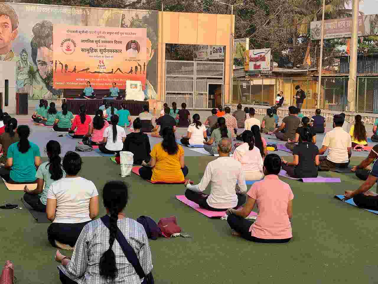 आत्मिक, मानसिक व शारीरिक सामर्थ्य प्राप्त होण्यासाठी सूर्य नमस्कार लाभदायी - शत्रुघ्न काटे...