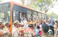 दिल्ली पोलिसांकडून बाबा कांबळे यांच्यासह कार्यकर्त्यांना अटक आणि सुटका
