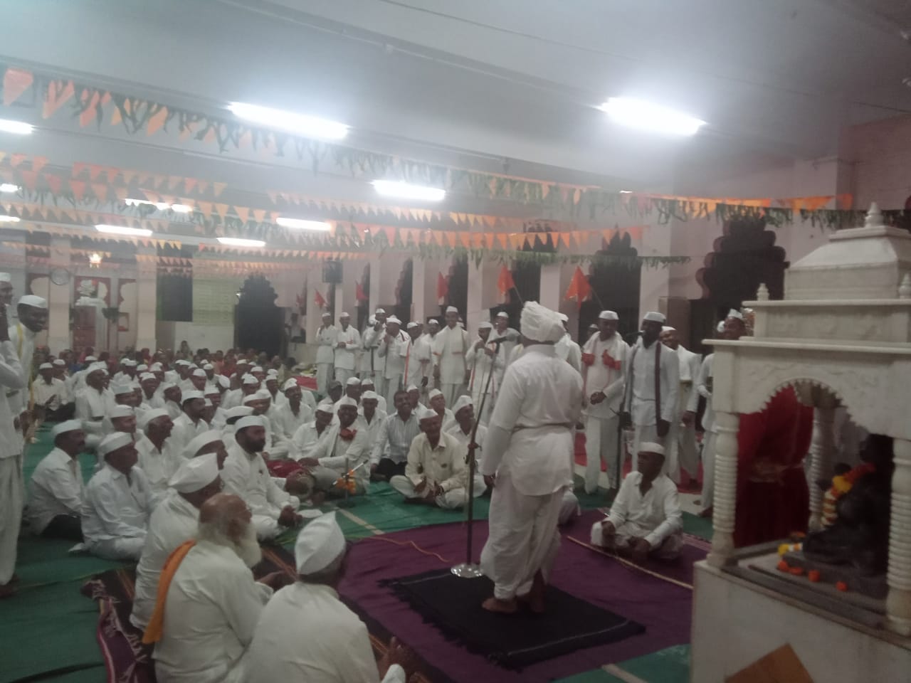 ते चि माझें हित करिती सकळ । जेणें हा गोपाळ कृपा करी ॥..