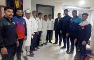 तासभर अडकून पडले होते सोसायटीच्या लिफ्टमध्ये...