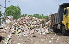 देहूरोडच्या कचरा दुर्गंधीने पिंपरी चिंचवडकरांचे आरोग्य धोक्यात...