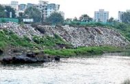 पिंपळे निलखमध्ये राडारोडा, दगड, कचरा, माती टाकून मुळा नदीचं प्रदूषण..