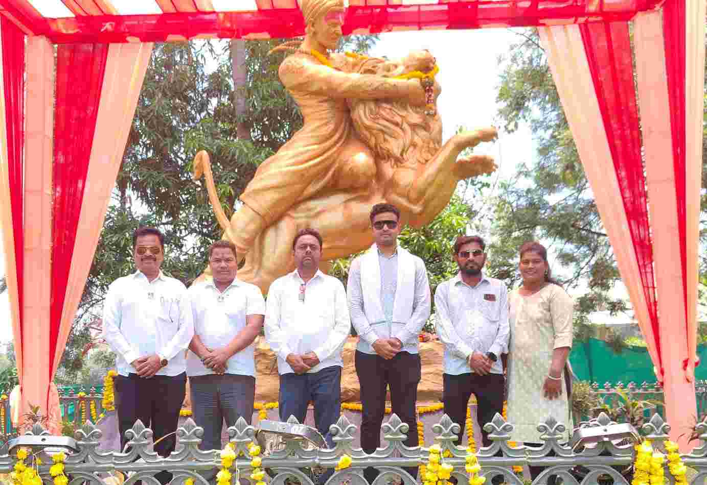 संभाजी ब्रिगेडच्या वतीने छत्रपती संभाजी महाराजांना अभिवादन...
