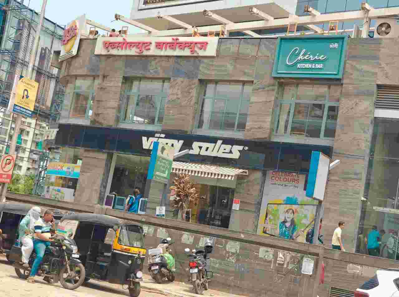 पुण्यानंतर वाकडच्या 'रूफ टॉप' हॉटेलवर हातोडा...