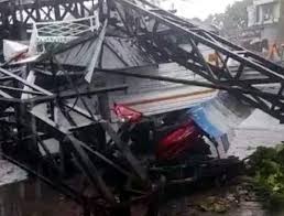 मोशीतील होर्डींग्ज यामुळे कोसळले; पुण्यातील दोघा मालकांवर गुन्हा दाखल...