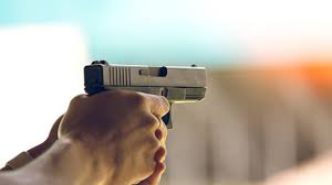 निवडणुकीच्या पूर्वसंध्येला जाधववाडीत थरार..