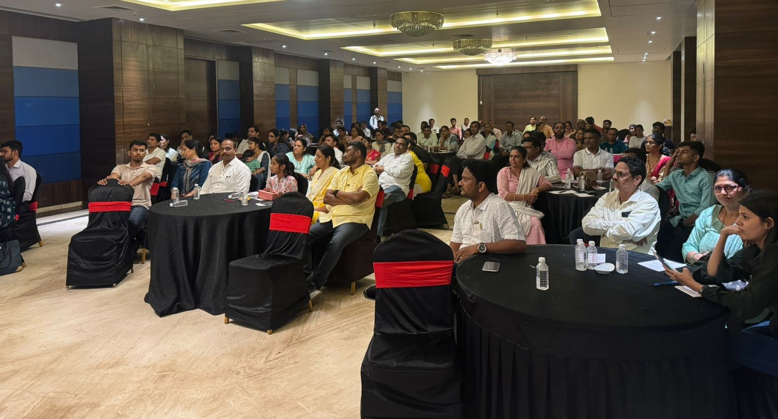 चाकण MIDC उद्योजक संघटनेच्या माध्यमातून शेकडो कुटुंबीयांमध्ये घडला सुसंवाद..