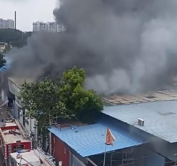 काळेवाडीतील मध्यवस्तीत भीषण आग...