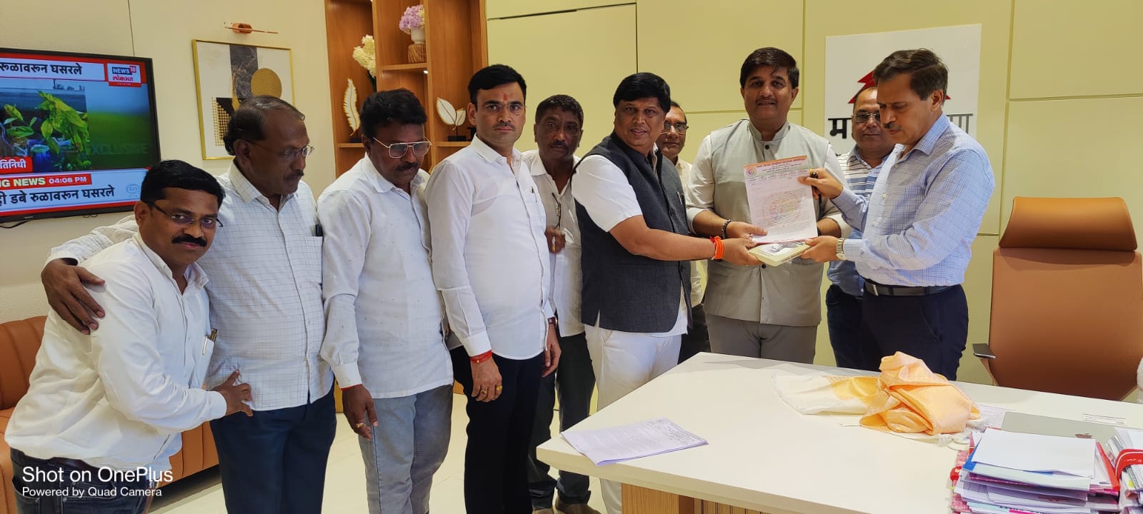 पिंपरी चिंचवड इलेक्ट्रिकल कॉन्ट्रॅक्टर्स असोसिएशनकडून महावितरण मुख्य व्यवस्थापकीय संचालकांची भेट..