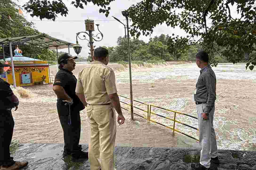 नदीतील पाण्याच्या पातळीत वाढ; नदीकाठच्या नागरिकांना सतर्कतेच्या सूचना...