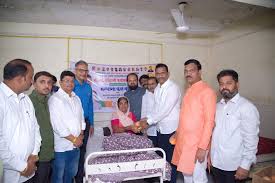 भाजपकडून प्रभागस्तरीय मोफत आरोग्य शिबीर व रुग्णांना फळ वाटप..