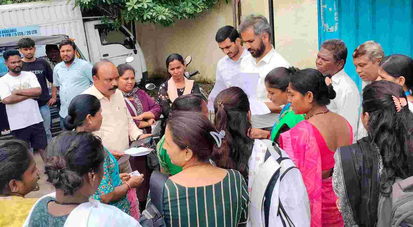 'मुख्यमंत्री माझी लाडकी बहीण' योजनेत अर्ज भरताना समस्या येतेय?..