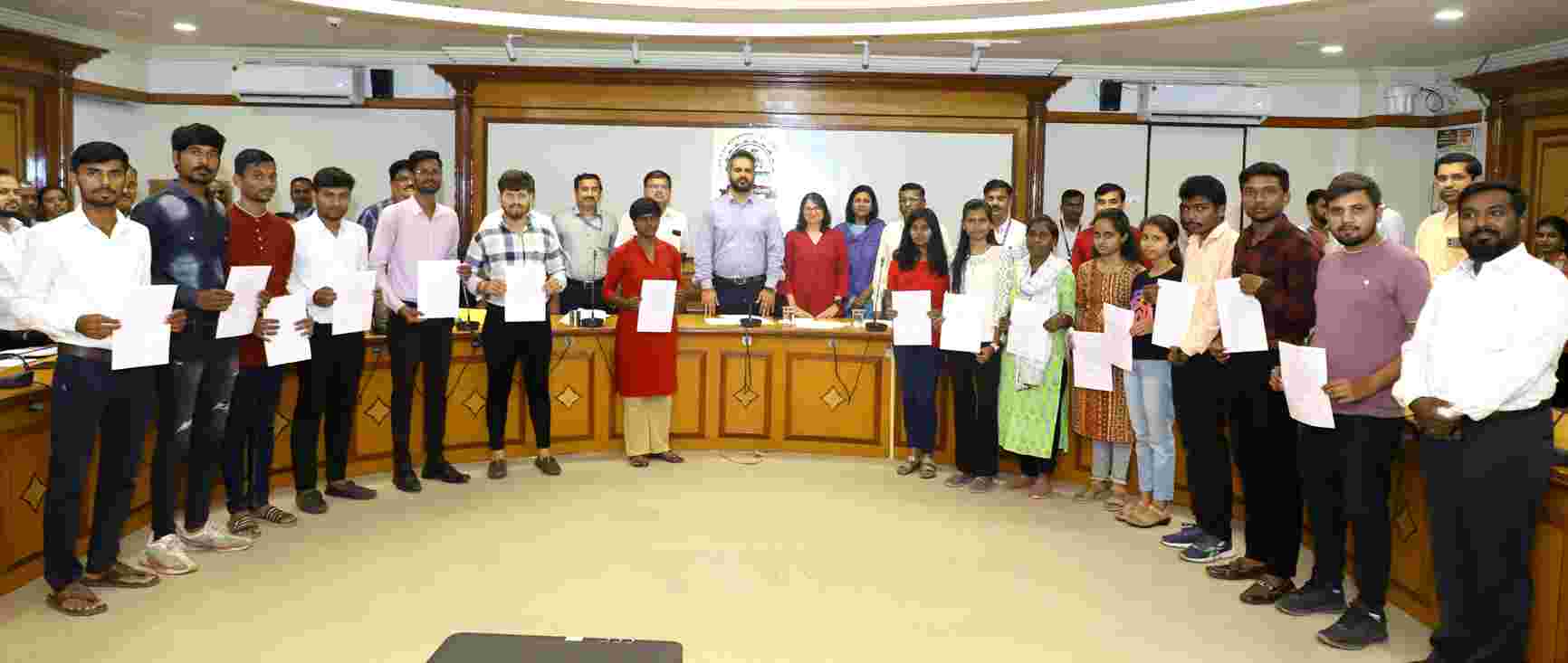 महापालिकेने ३३ जणांना दिले प्रशिक्षणार्थी नियुक्तीपत्र..