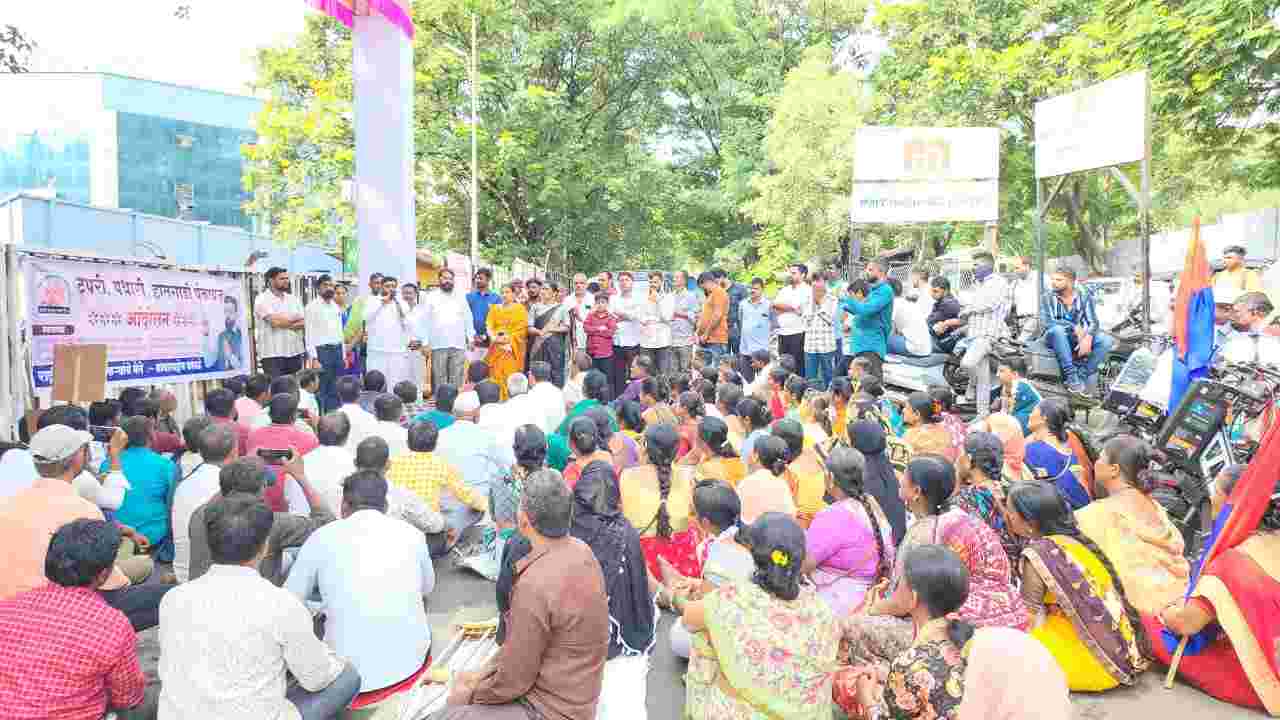 परवाना न दिल्‍याने फेरीवाल्‍यांचा संताप