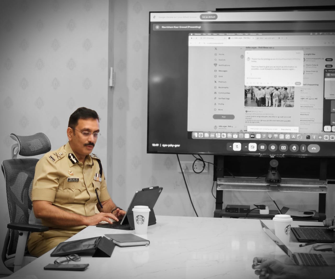 बालसुरक्षा, वाहतूक कोंडी आणि सुरक्षिततेवर पोलीस आयुक्तांची ऑनलाईन 'बॅटिंग'..