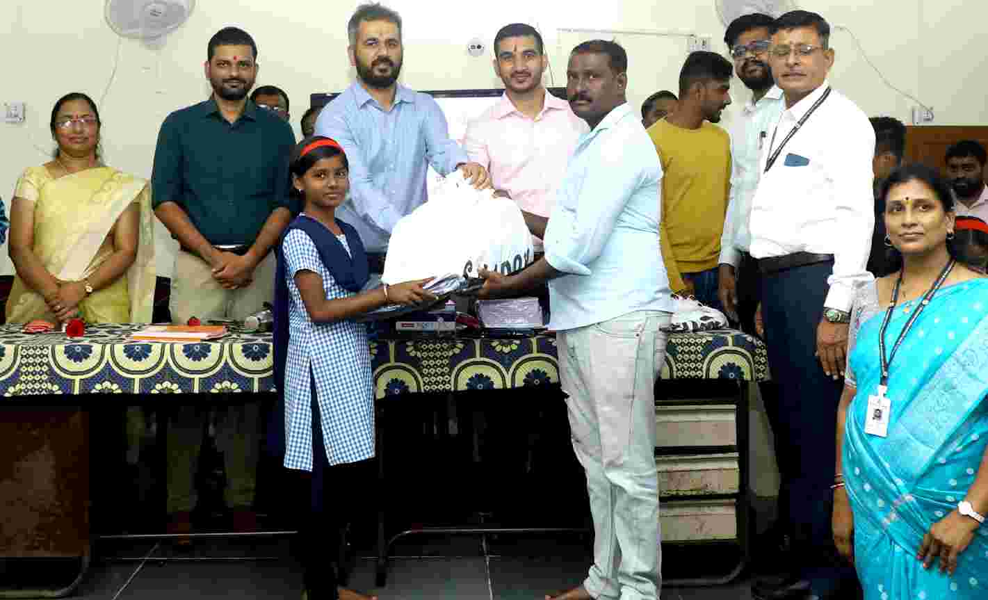 डीबीटीद्वारे ४९,००० विद्यार्थ्यांना शालेय साहित्यांचा लाभ दिल्याचा आयुक्तांचा दावा...