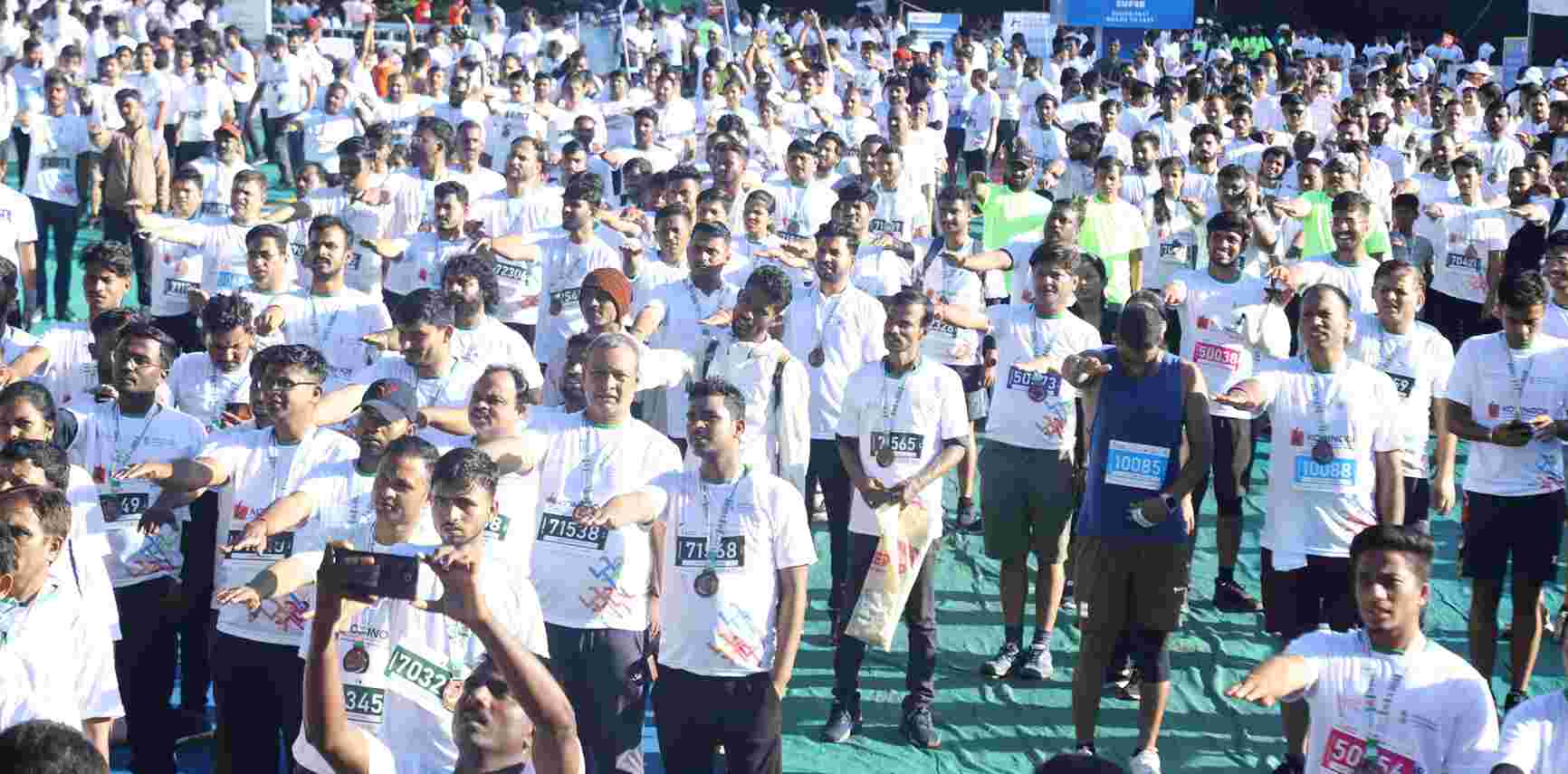 प्राधिकरणात धावपटूं, सायकलपटूंकडून मतदानाची शपथ....