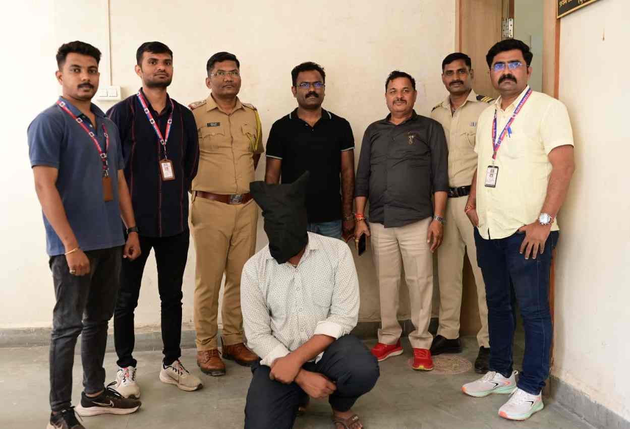 स्वतःला सीबीआय व बँकेचा अधिकारी म्हणवणाऱ्या मयंकला राजस्थानातून अटक...