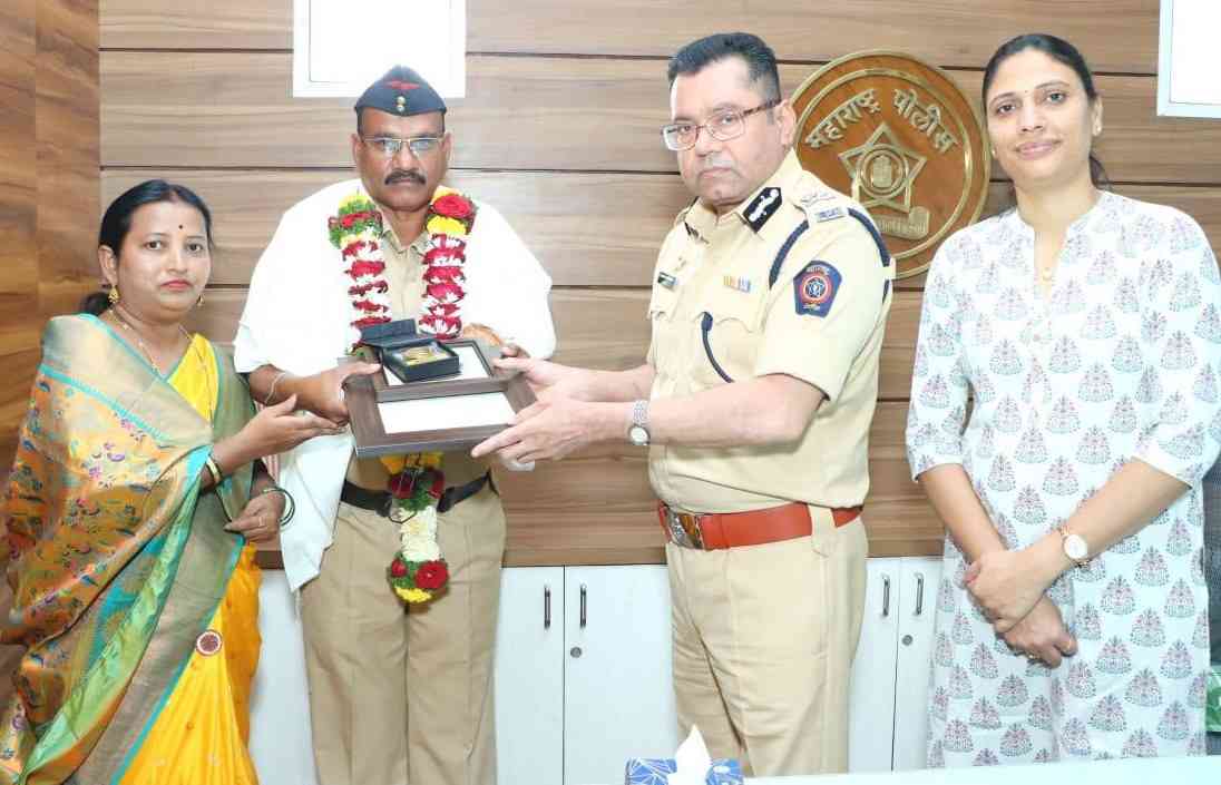 सहायक पोलीस आयुक्त घेवारे आणि पोलीस हवालदार सुभाष पवार सेवानिवृत्त...