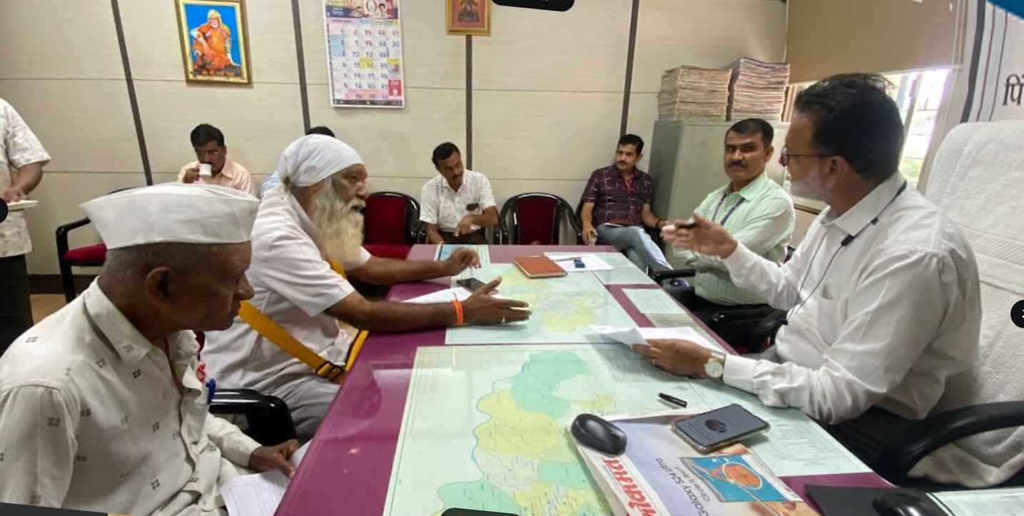 जनसंवाद सभेत नागरिकांनी मांडल्या तक्रारी...