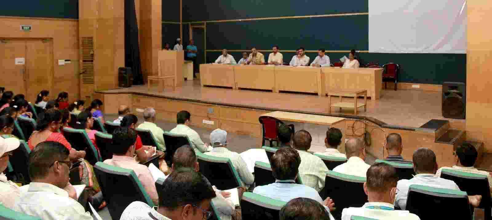 विद्यार्थ्यांच्या सुरक्षेबाबत तक्रार असल्यास त्वरित सारथी पोर्टलवर नोंदवा..