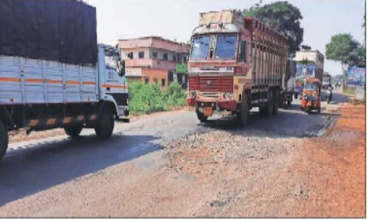 तळेगाव-चाकण महामार्गावर जड, अवजड, मध्यम वाहनांना बंदी...