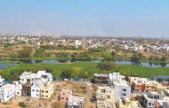 'हक्काचं घरही जाणार अनं भुर्दंड पाच कोटींचा पडणार'..