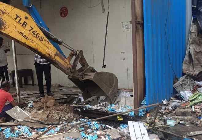 सांगवीतील ३१ अनधिकृत झोपड्यांवर अतिक्रमण विभागाकडून कारवाई...